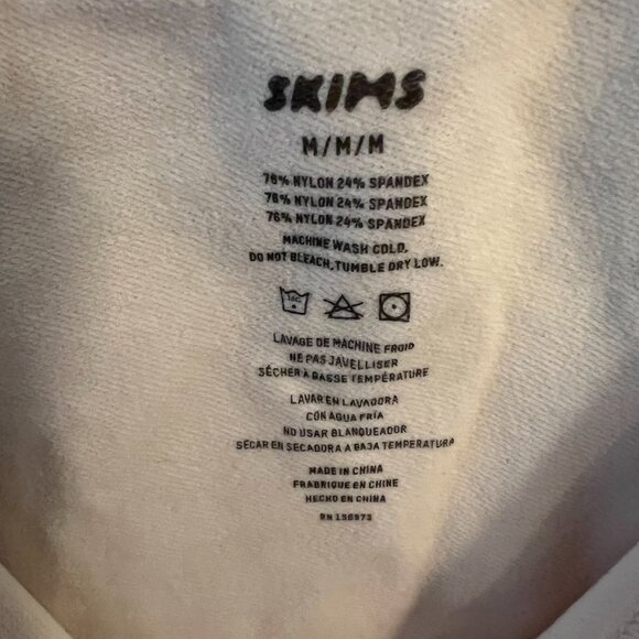 NWOT SKIMS Seamless Sculpt Butt Lifting Open Bust Bodysuit - M - Sand SOLD OUT - Picture 5 of 5